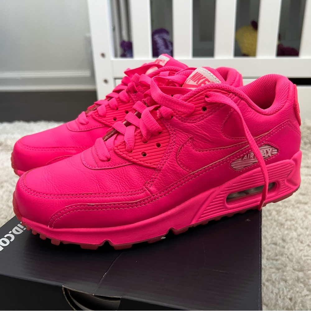 Nike iD Air Max 90 Hot Pink Sneaker
